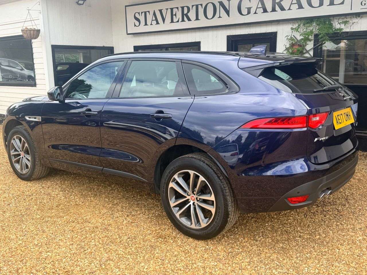 2017 JAGUAR F-PACE 2017 JAGUAR F-PACE