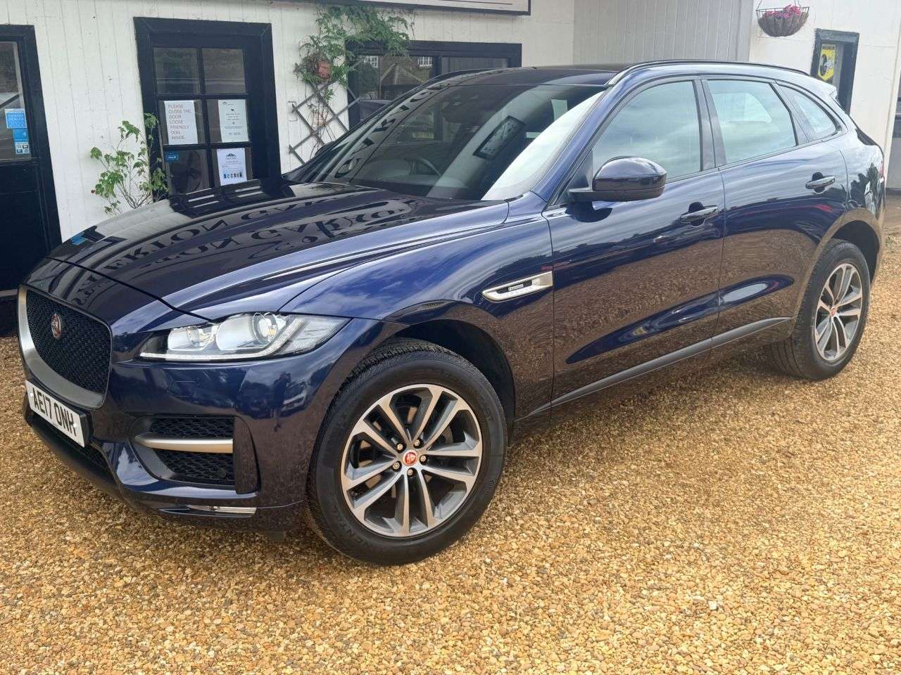2017 JAGUAR F-PACE 2017 JAGUAR F-PACE