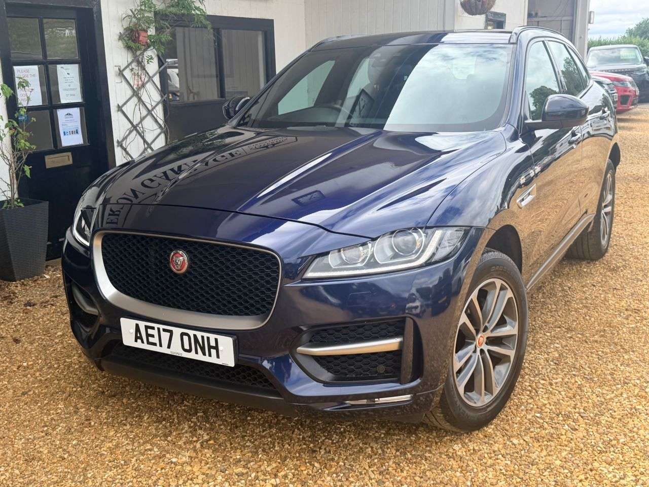 2017 JAGUAR F-PACE 2017 JAGUAR F-PACE