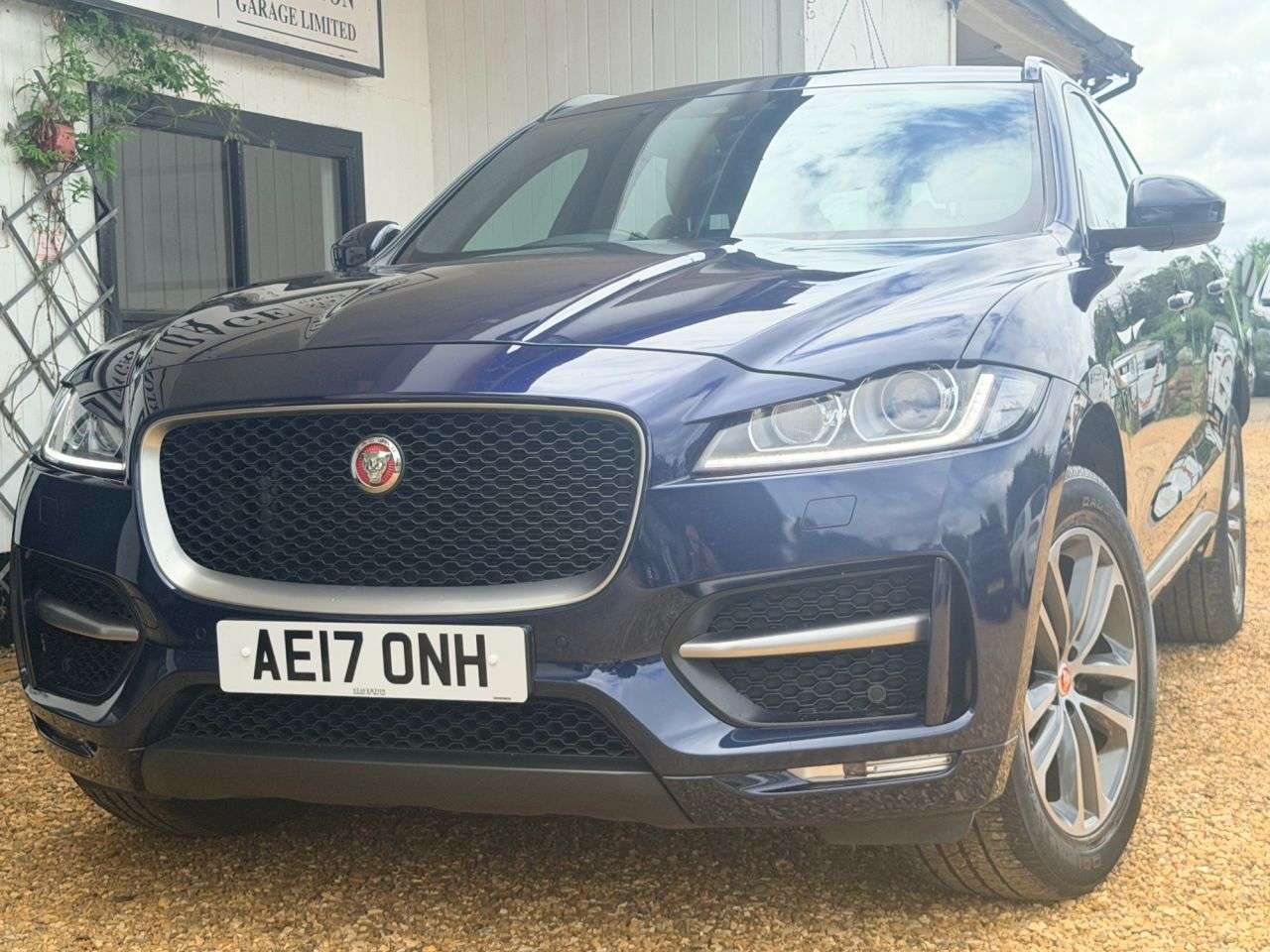 2017 JAGUAR F-PACE 2017 JAGUAR F-PACE