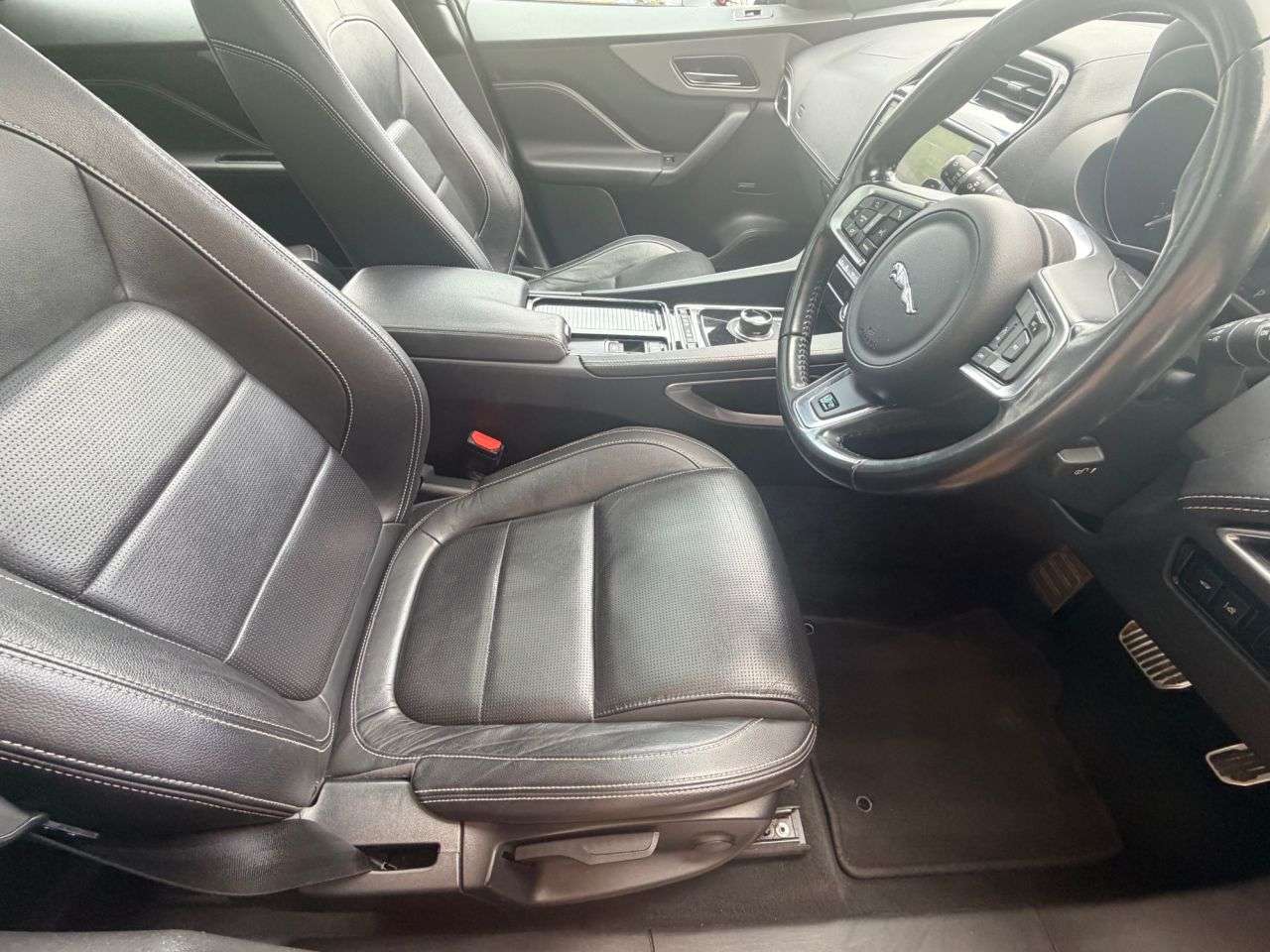 2017 JAGUAR F-PACE 2017 JAGUAR F-PACE