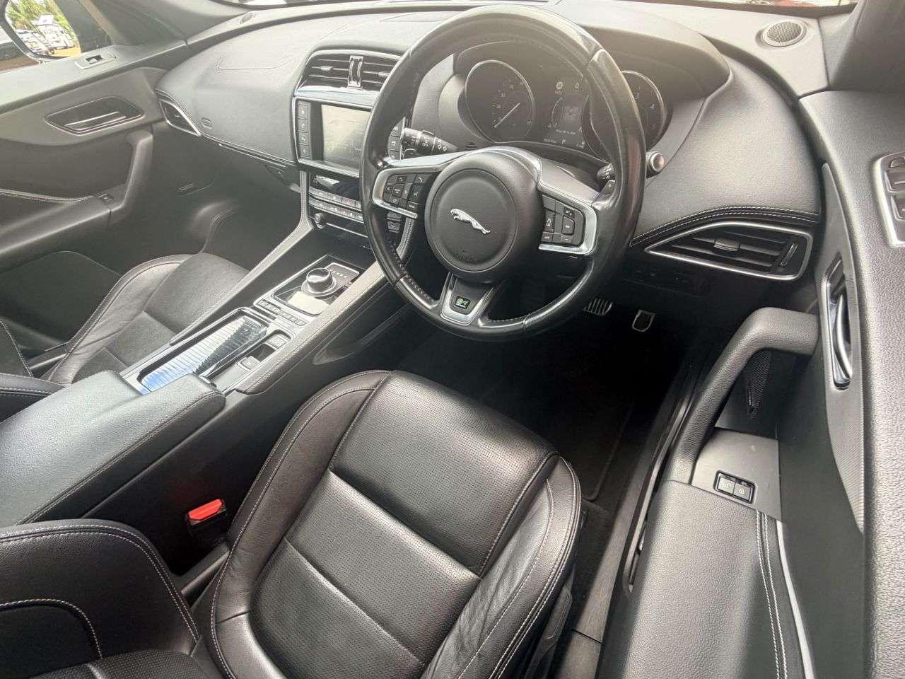 2017 JAGUAR F-PACE 2017 JAGUAR F-PACE