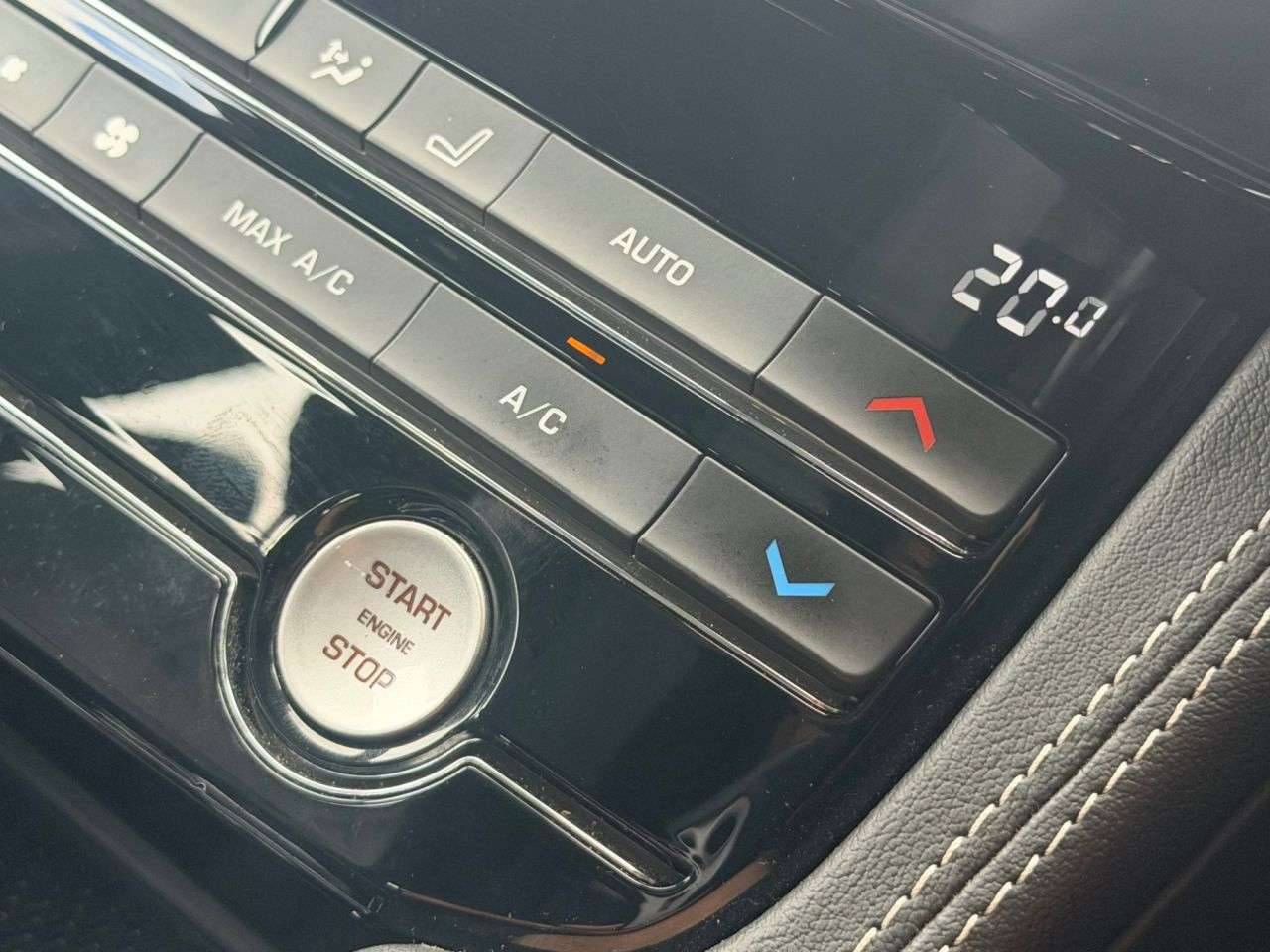 2017 JAGUAR F-PACE 2017 JAGUAR F-PACE