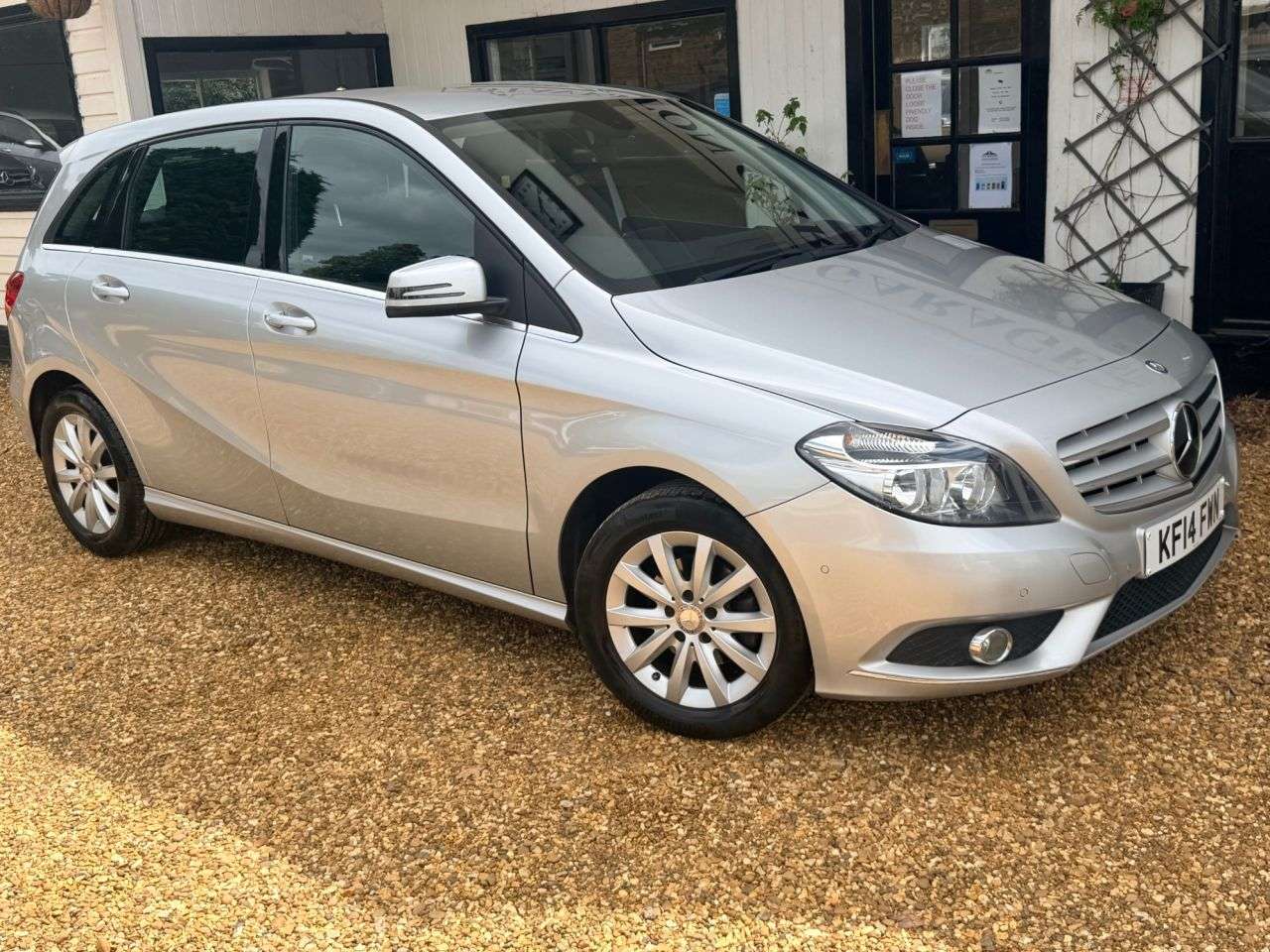 A 2014 MERCEDES-BENZ B CLASS 1.6 B180 SE MPV 5dr Petrol 7G-DCT Euro 6 (s/s) (122 ps) A 2014 MERCEDES-BENZ B CLASS 1.6 B180 SE MPV 5dr Petrol 7G-DCT Euro 6 (s/s) (122 ps)