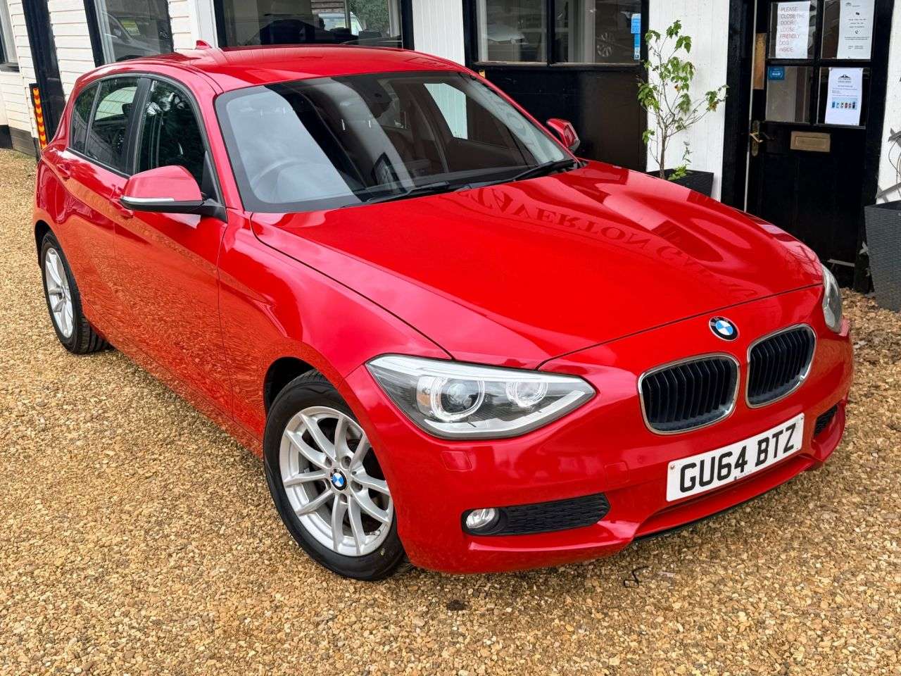 A 2014 BMW 1 SERIES 1.6 116d ED EfficientDynamics Business Hatchback 5dr Diesel Manual Euro 5 ( A 2014 BMW 1 SERIES 1.6 116d ED EfficientDynamics Business Hatchback 5dr Diesel Manual Euro 5 (
