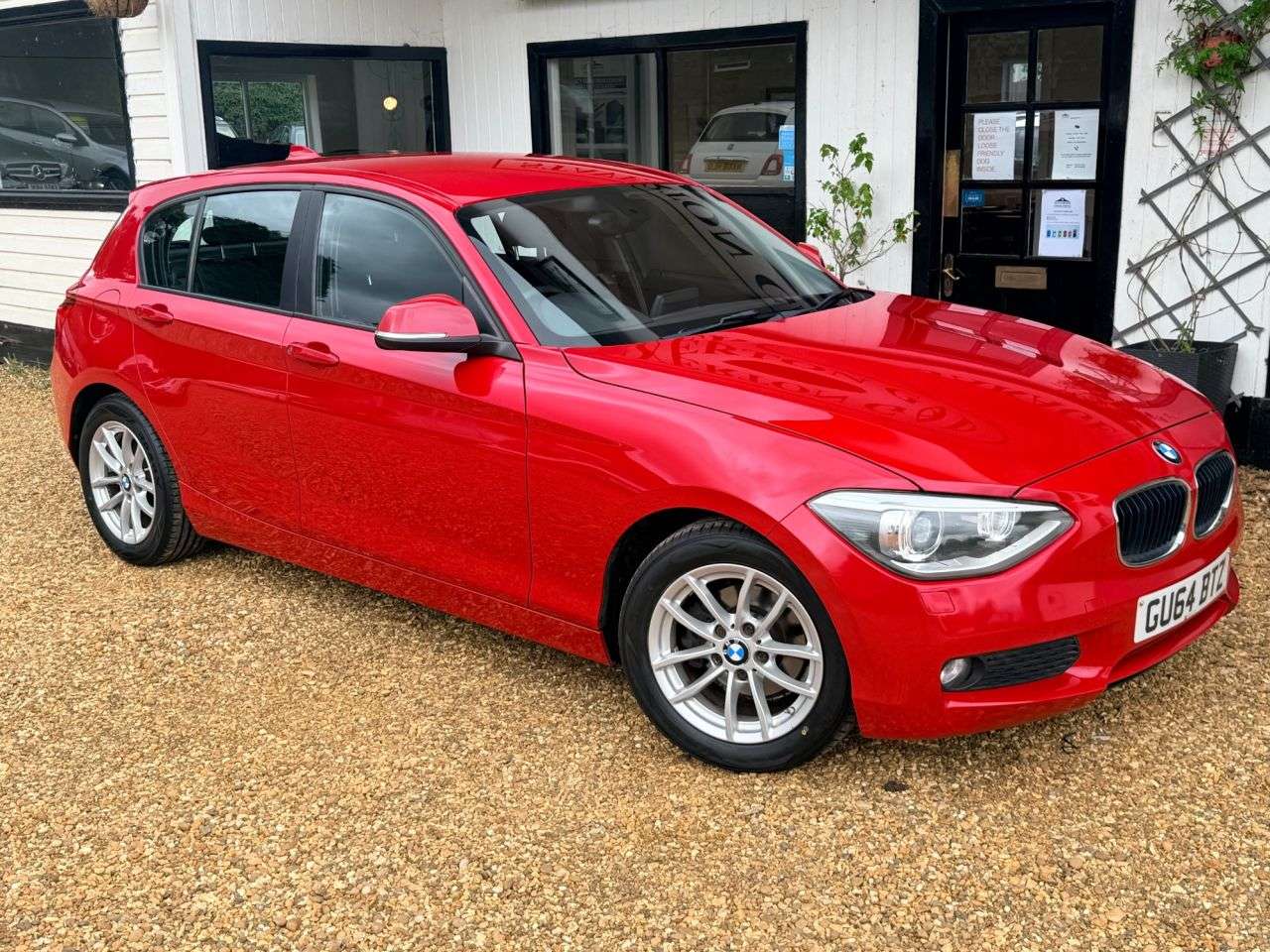 A 2014 BMW 1 SERIES 1.6 116d ED EfficientDynamics Business Hatchback 5dr Diesel Manual Euro 5 ( A 2014 BMW 1 SERIES 1.6 116d ED EfficientDynamics Business Hatchback 5dr Diesel Manual Euro 5 (