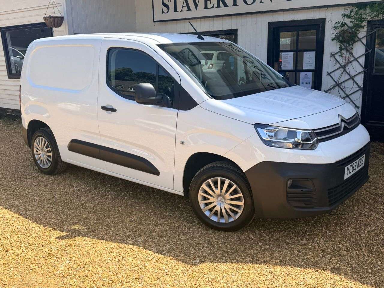 A 2019 CITROEN BERLINGO 1.5 BlueHDi 650 Enterprise M Panel Van 5dr Diesel Manual SWB Euro 6 (75 ps) A 2019 CITROEN BERLINGO 1.5 BlueHDi 650 Enterprise M Panel Van 5dr Diesel Manual SWB Euro 6 (75 ps)