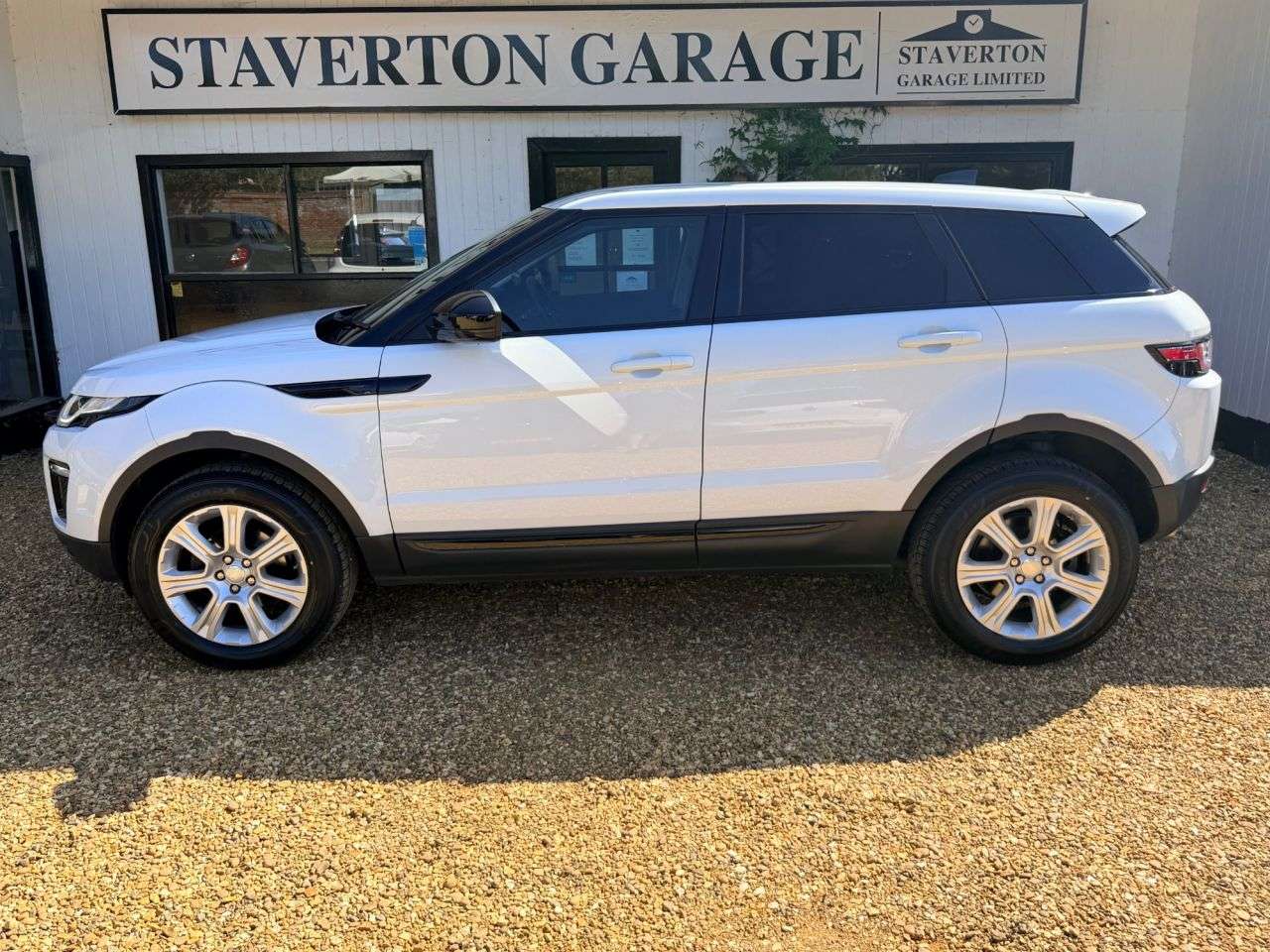 2018 LAND ROVER RANGE ROVER EVOQUE 2018 LAND ROVER RANGE ROVER EVOQUE