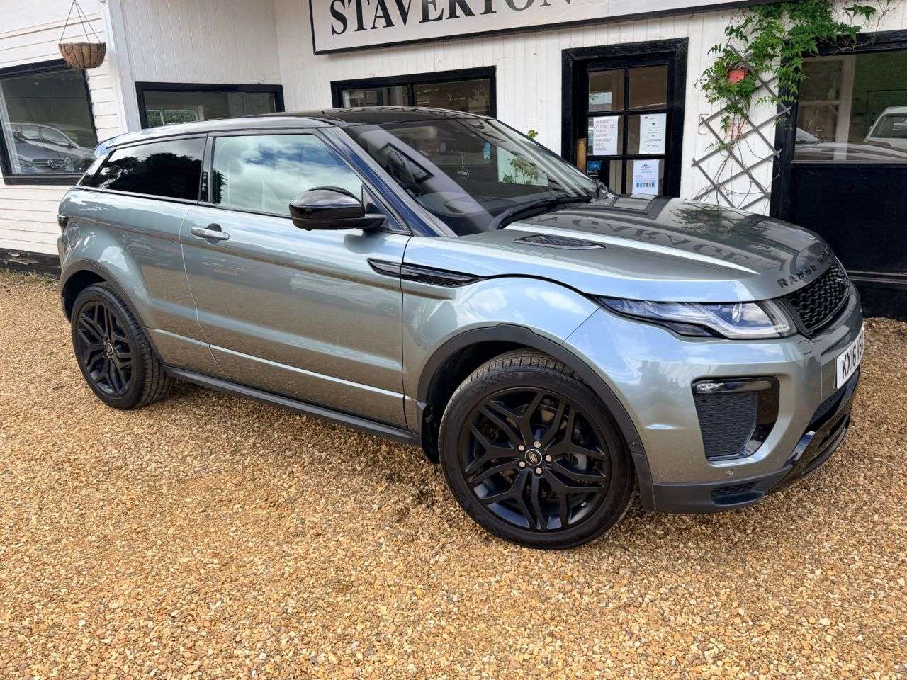 A 2016 LAND ROVER RANGE ROVER EVOQUE 2.0 TD4 HSE Dynamic LUX Coupe 3dr Diesel Auto 4WD Euro 6 (s/s) (180 ps) A 2016 LAND ROVER RANGE ROVER EVOQUE 2.0 TD4 HSE Dynamic LUX Coupe 3dr Diesel Auto 4WD Euro 6 (s/s) (180 ps)