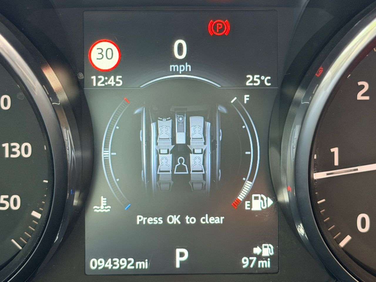 A 2016 LAND ROVER RANGE ROVER EVOQUE 2.0 TD4 HSE Dynamic LUX Coupe 3dr Diesel Auto 4WD Euro 6 (s/s) (180 ps) A 2016 LAND ROVER RANGE ROVER EVOQUE 2.0 TD4 HSE Dynamic LUX Coupe 3dr Diesel Auto 4WD Euro 6 (s/s) (180 ps)