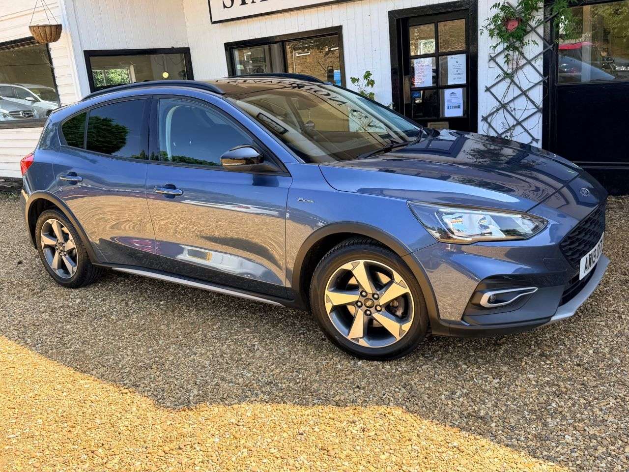 A 2019 FORD FOCUS 1.0T EcoBoost Active Hatchback 5dr Petrol Manual Euro 6 (s/s) (125 ps) A 2019 FORD FOCUS 1.0T EcoBoost Active Hatchback 5dr Petrol Manual Euro 6 (s/s) (125 ps)