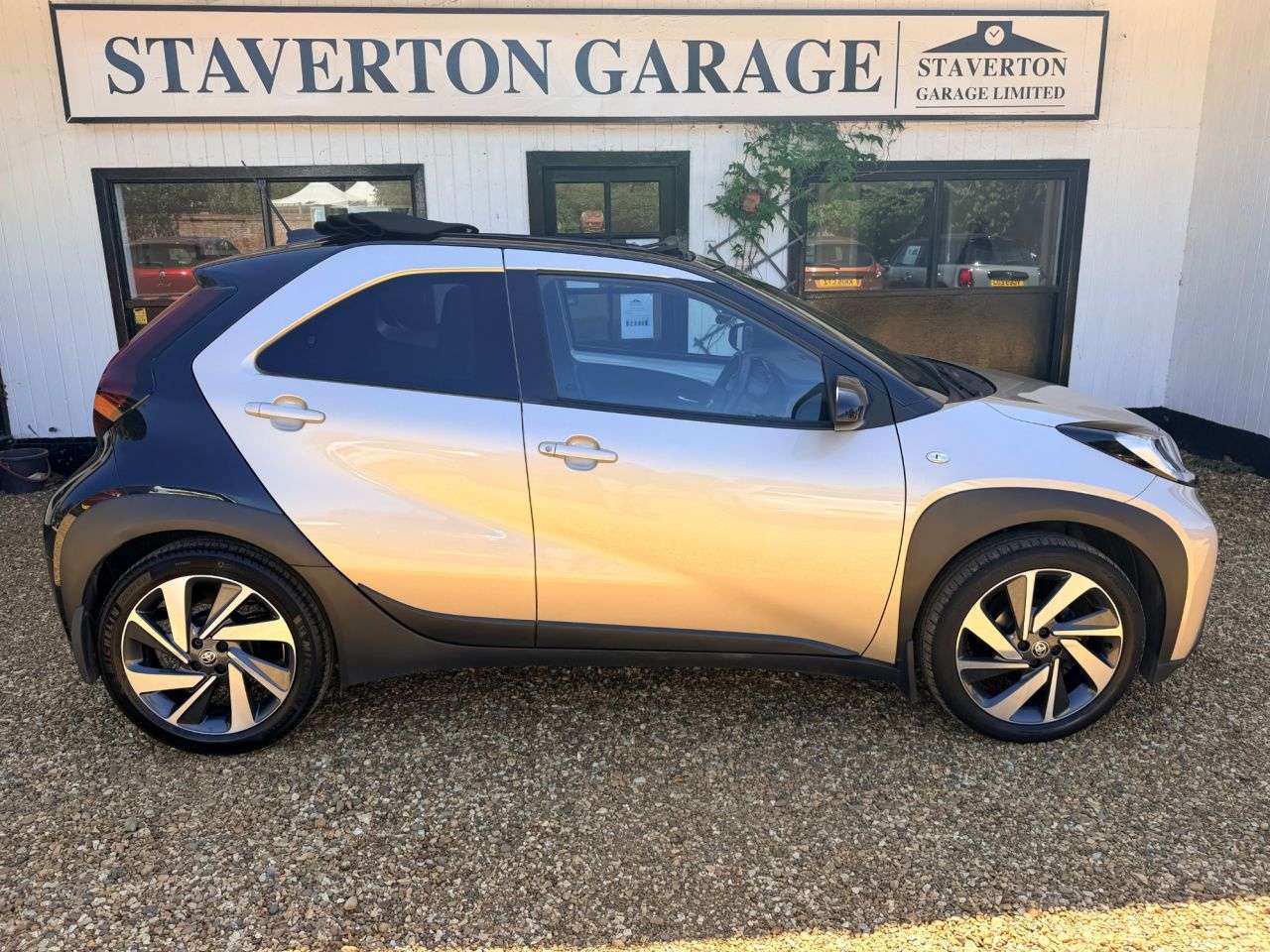 2022 TOYOTA AYGO X 2022 TOYOTA AYGO X
