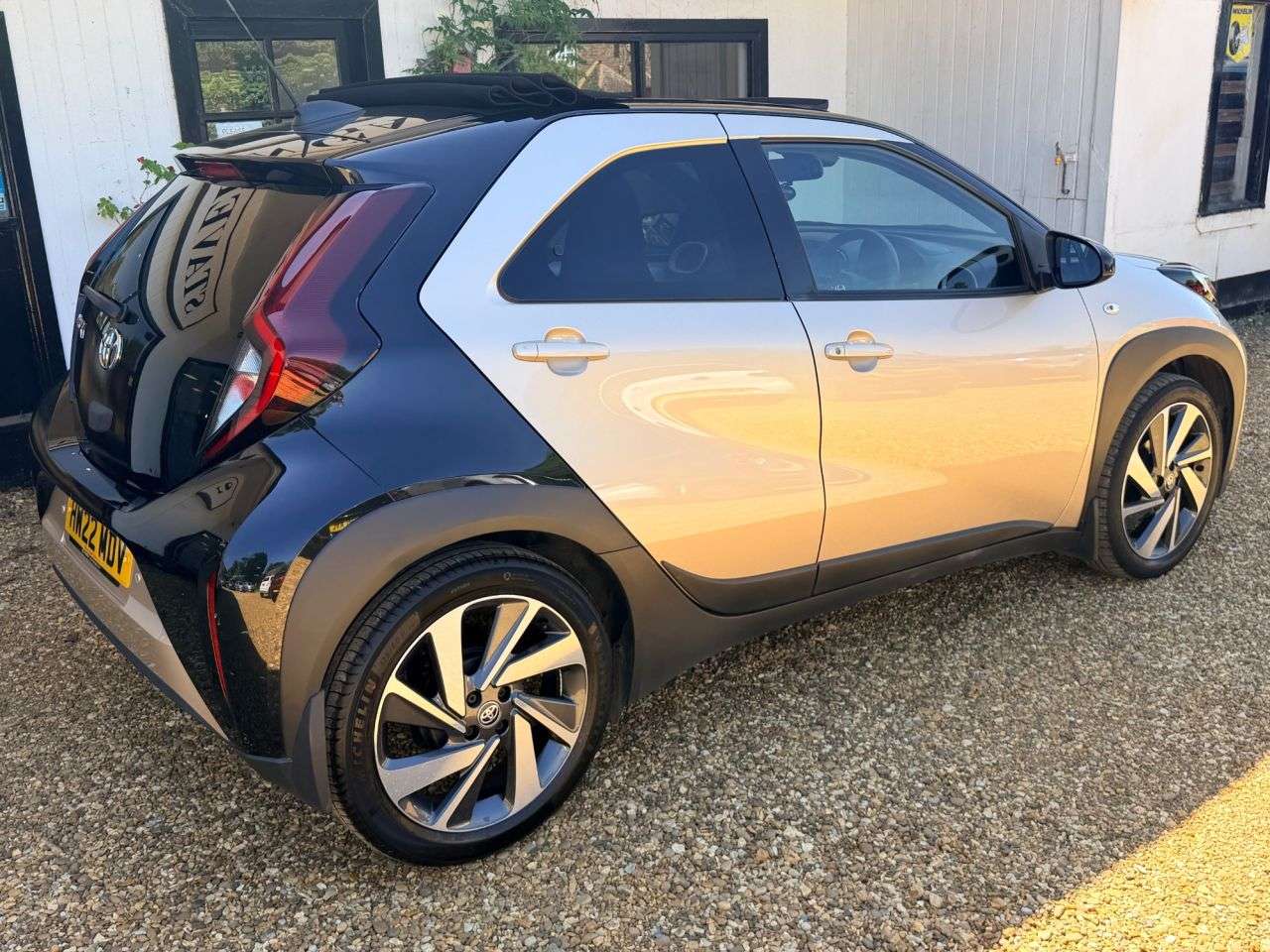 2022 TOYOTA AYGO X 2022 TOYOTA AYGO X