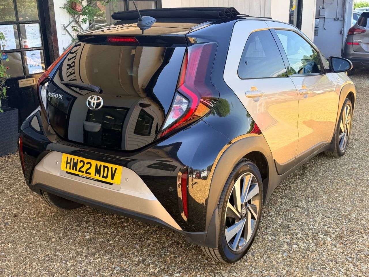 2022 TOYOTA AYGO X 2022 TOYOTA AYGO X