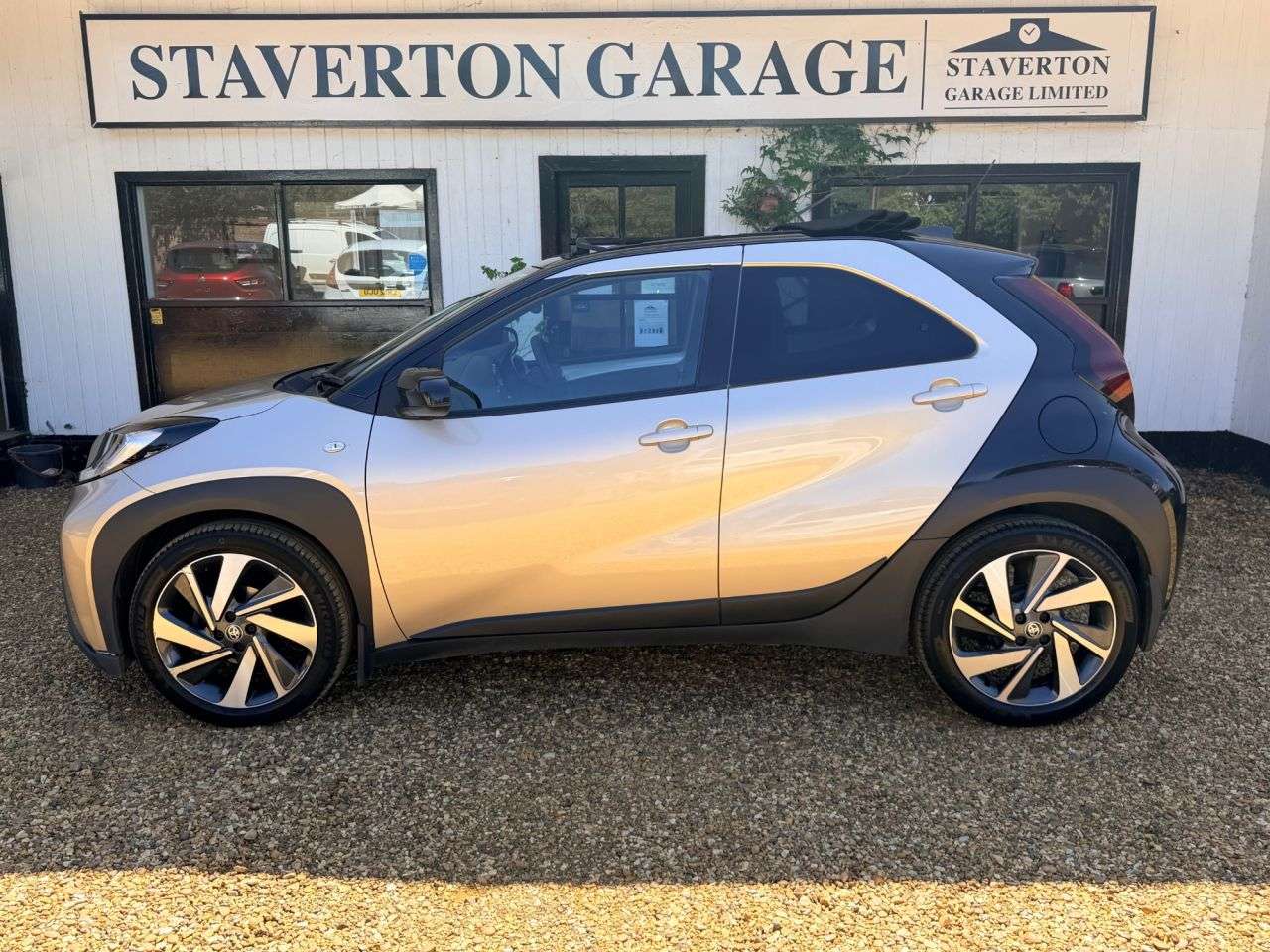 2022 TOYOTA AYGO X 2022 TOYOTA AYGO X