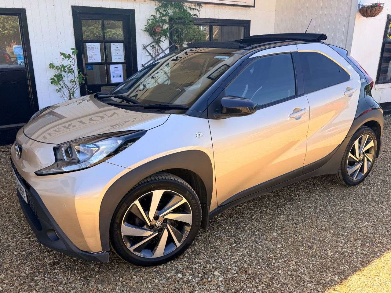 2022 TOYOTA AYGO X 2022 TOYOTA AYGO X
