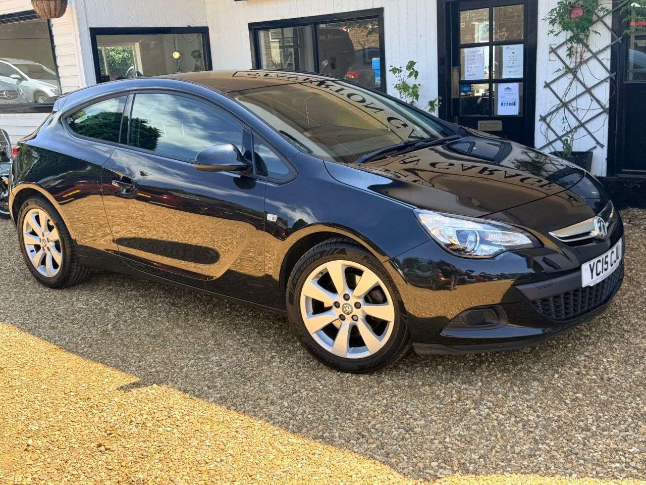 A 2015 VAUXHALL ASTRA GTC 1.4T 16V Sport Coupe 3dr Petrol Manual Euro 5 (s/s) (120 ps) A 2015 VAUXHALL ASTRA GTC 1.4T 16V Sport Coupe 3dr Petrol Manual Euro 5 (s/s) (120 ps)