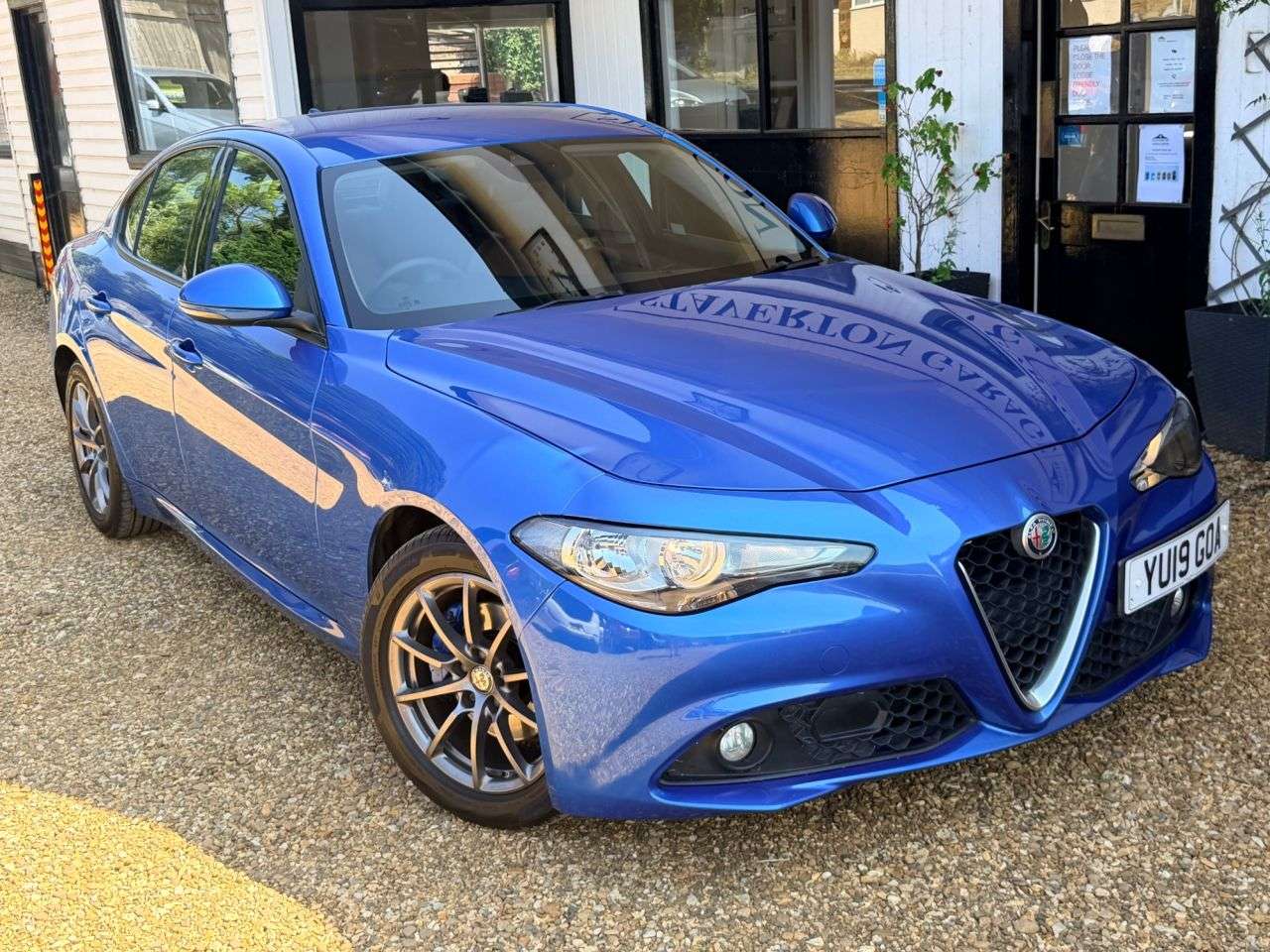 A 2019 ALFA ROMEO GIULIA 2.2 TD Super Saloon 4dr Diesel Auto Euro 6 (s/s) (160 ps) A 2019 ALFA ROMEO GIULIA 2.2 TD Super Saloon 4dr Diesel Auto Euro 6 (s/s) (160 ps)
