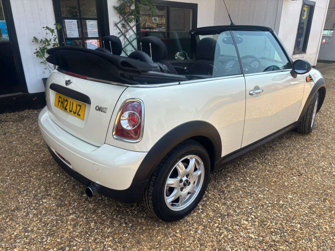 2012 MINI CONVERTIBLE 2012 MINI CONVERTIBLE