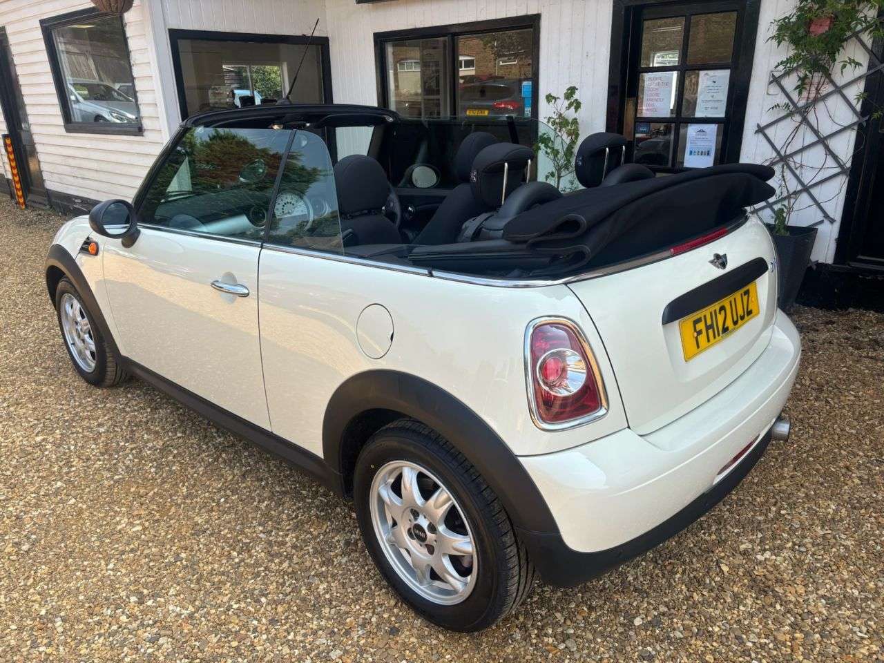 2012 MINI CONVERTIBLE 2012 MINI CONVERTIBLE