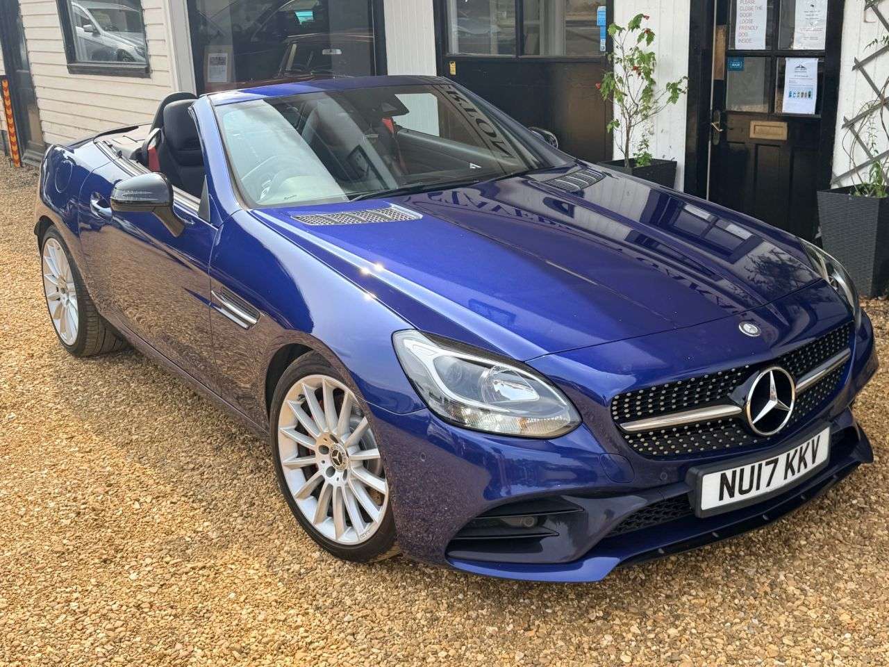 A 2017 MERCEDES-BENZ SLC 2.1 SLC250d AMG Line Convertible 2dr Diesel G-Tronic Euro 6 (s/s) (204 ps) A 2017 MERCEDES-BENZ SLC 2.1 SLC250d AMG Line Convertible 2dr Diesel G-Tronic Euro 6 (s/s) (204 ps)