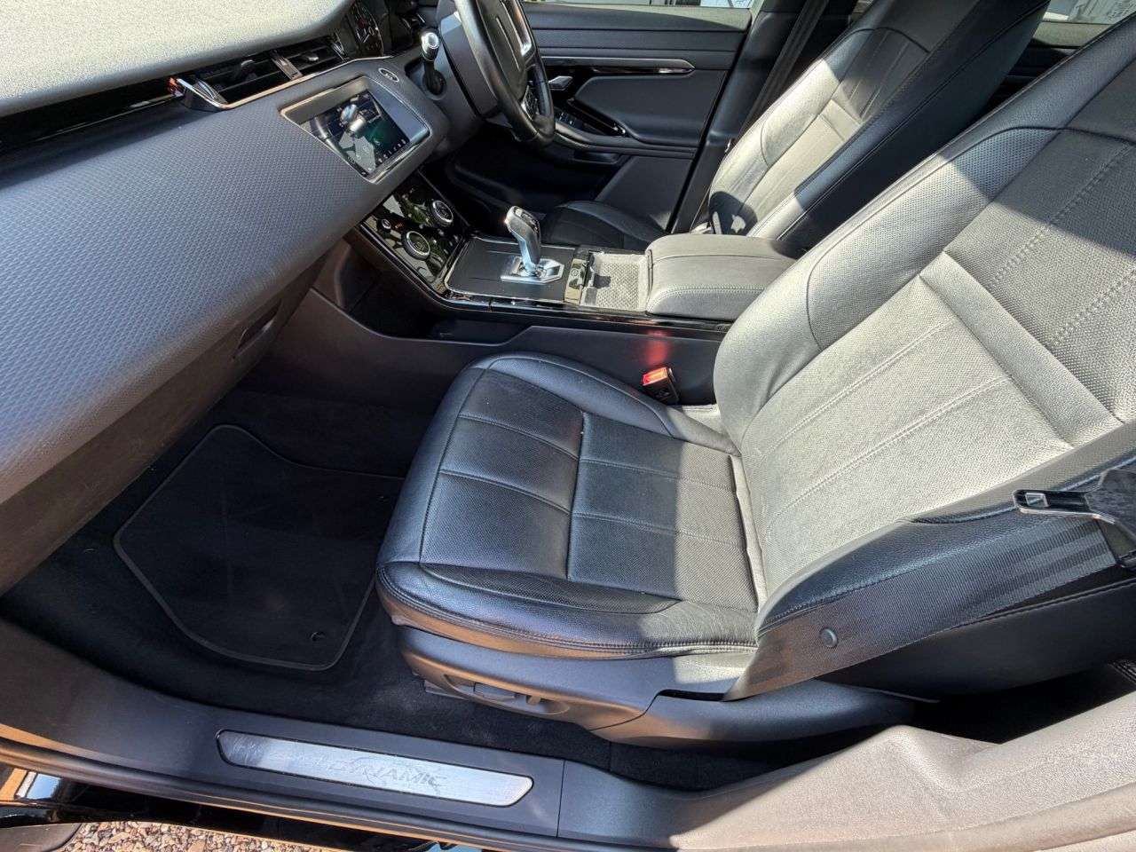 2019 LAND ROVER RANGE ROVER EVOQUE 2019 LAND ROVER RANGE ROVER EVOQUE