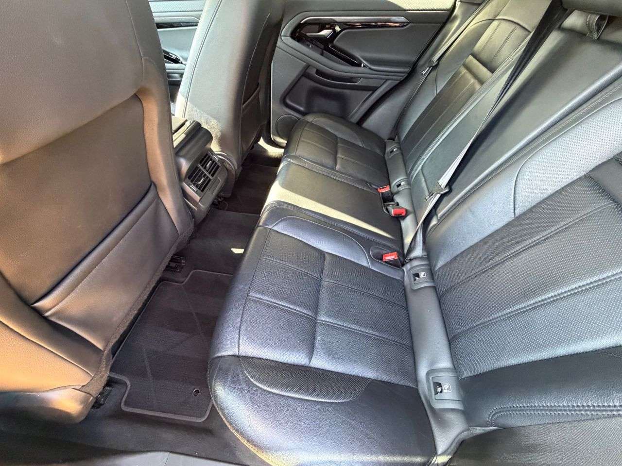 2019 LAND ROVER RANGE ROVER EVOQUE 2019 LAND ROVER RANGE ROVER EVOQUE