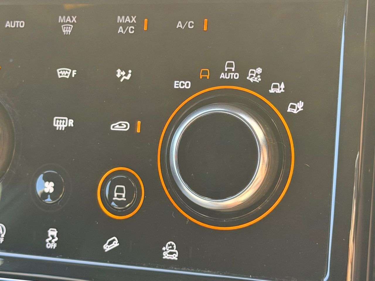 2019 LAND ROVER RANGE ROVER EVOQUE 2019 LAND ROVER RANGE ROVER EVOQUE