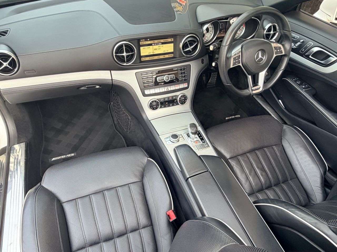 A 2012 MERCEDES-BENZ SL 4.7 SL500 V8 BlueEfficiency Convertible 2dr Petrol G-Tronic Euro 5 (s/s) (4 A 2012 MERCEDES-BENZ SL 4.7 SL500 V8 BlueEfficiency Convertible 2dr Petrol G-Tronic Euro 5 (s/s) (4