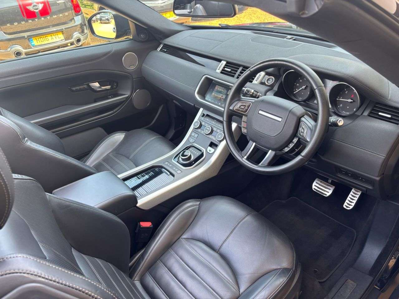 A 2017 LAND ROVER RANGE ROVER EVOQUE 2.0 TD4 HSE Dynamic Convertible 2dr Diesel Auto 4WD Euro 6 (s/s) (180 ps) A 2017 LAND ROVER RANGE ROVER EVOQUE 2.0 TD4 HSE Dynamic Convertible 2dr Diesel Auto 4WD Euro 6 (s/s) (180 ps)