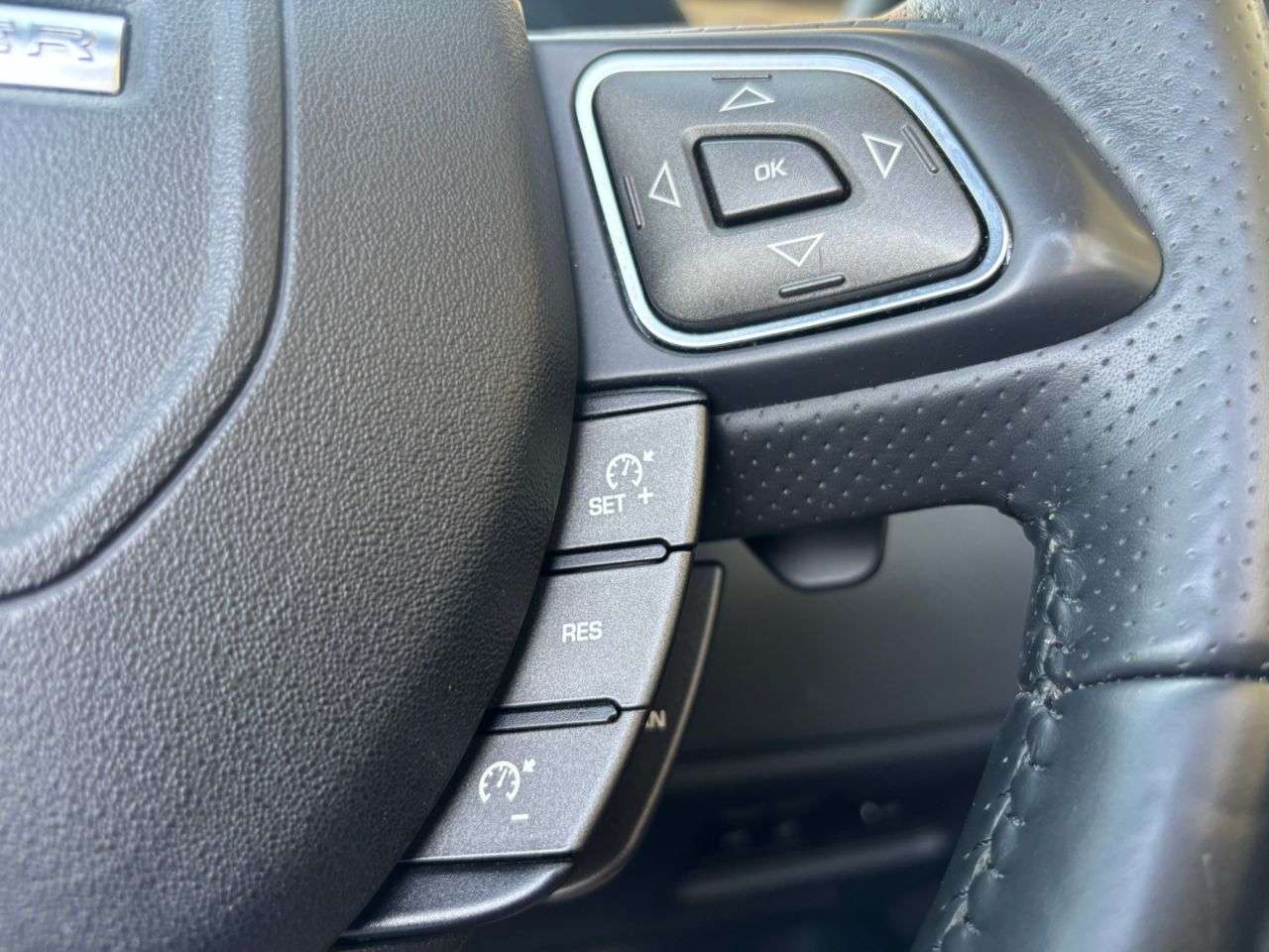 2017 LAND ROVER RANGE ROVER EVOQUE 2017 LAND ROVER RANGE ROVER EVOQUE