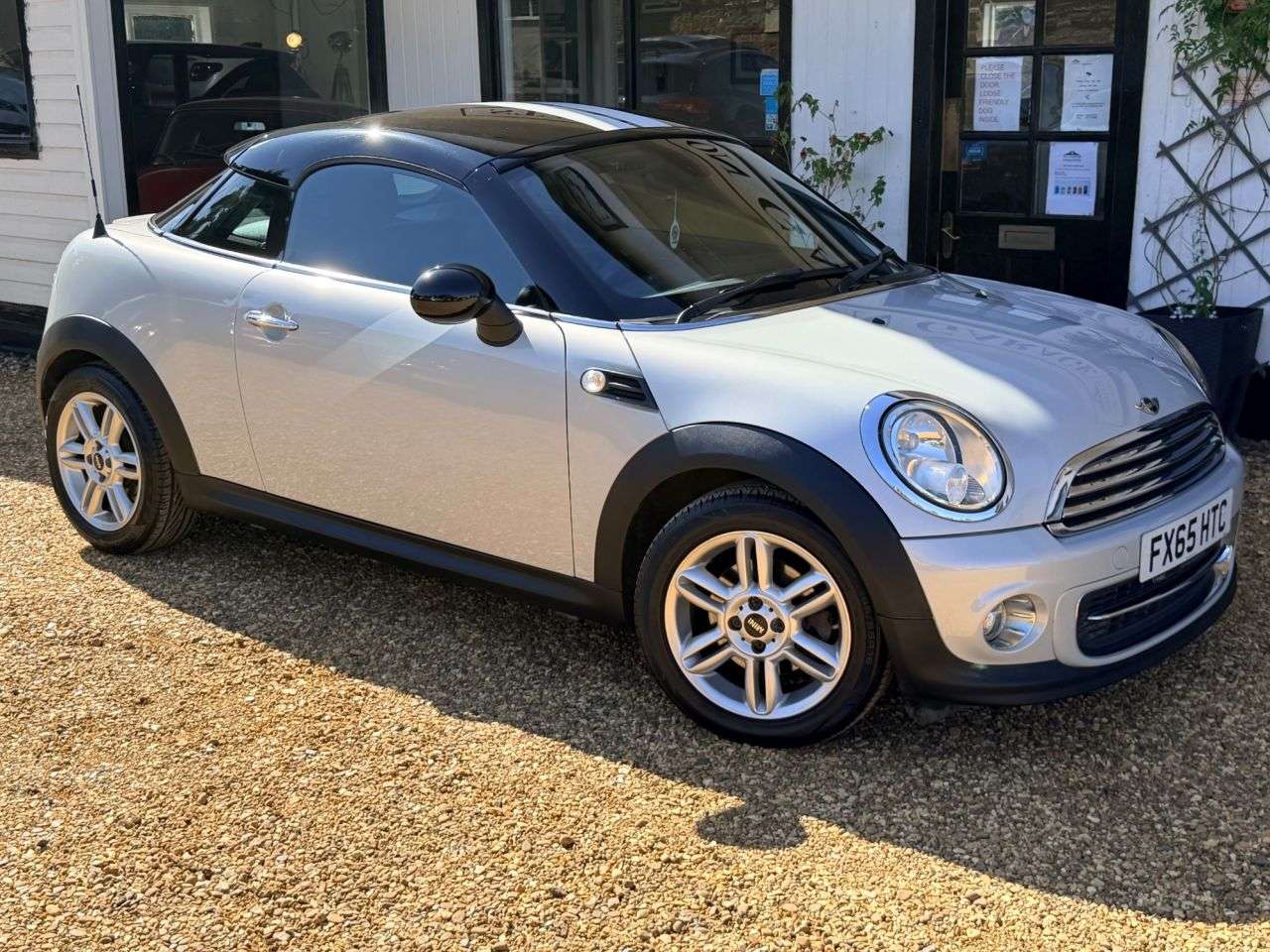 A 2015 MINI COUPE 1.6 Cooper Coupe 2dr Petrol Manual Euro 6 (s/s) (122 ps) A 2015 MINI COUPE 1.6 Cooper Coupe 2dr Petrol Manual Euro 6 (s/s) (122 ps)