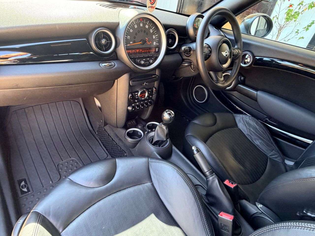 A 2015 MINI COUPE 1.6 Cooper Coupe 2dr Petrol Manual Euro 6 (s/s) (122 ps) A 2015 MINI COUPE 1.6 Cooper Coupe 2dr Petrol Manual Euro 6 (s/s) (122 ps)