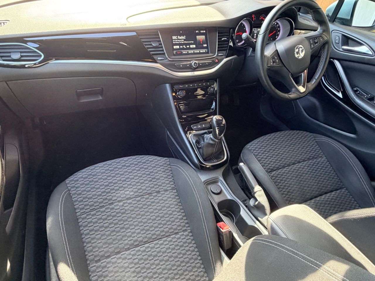 A 2016 VAUXHALL ASTRA 1.4i Turbo SRi Hatchback 5dr Petrol Manual Euro 6 (150 ps) A 2016 VAUXHALL ASTRA 1.4i Turbo SRi Hatchback 5dr Petrol Manual Euro 6 (150 ps)