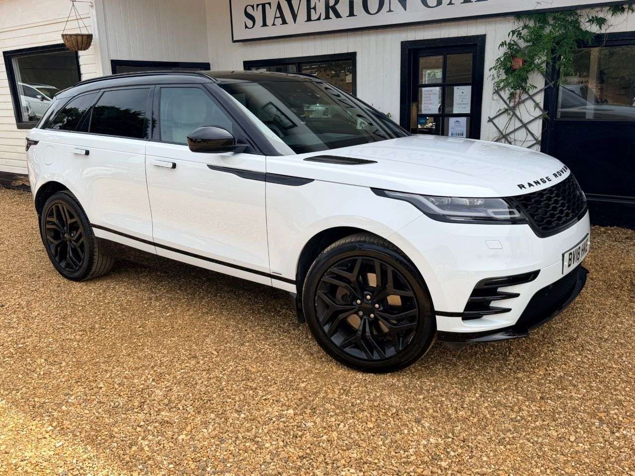 A 2018 LAND ROVER RANGE ROVER VELAR 3.0 SD6 V6 R-Dynamic S SUV 5dr Diesel Auto 4WD Euro 6 (s/s) (300 ps) A 2018 LAND ROVER RANGE ROVER VELAR 3.0 SD6 V6 R-Dynamic S SUV 5dr Diesel Auto 4WD Euro 6 (s/s) (300 ps)