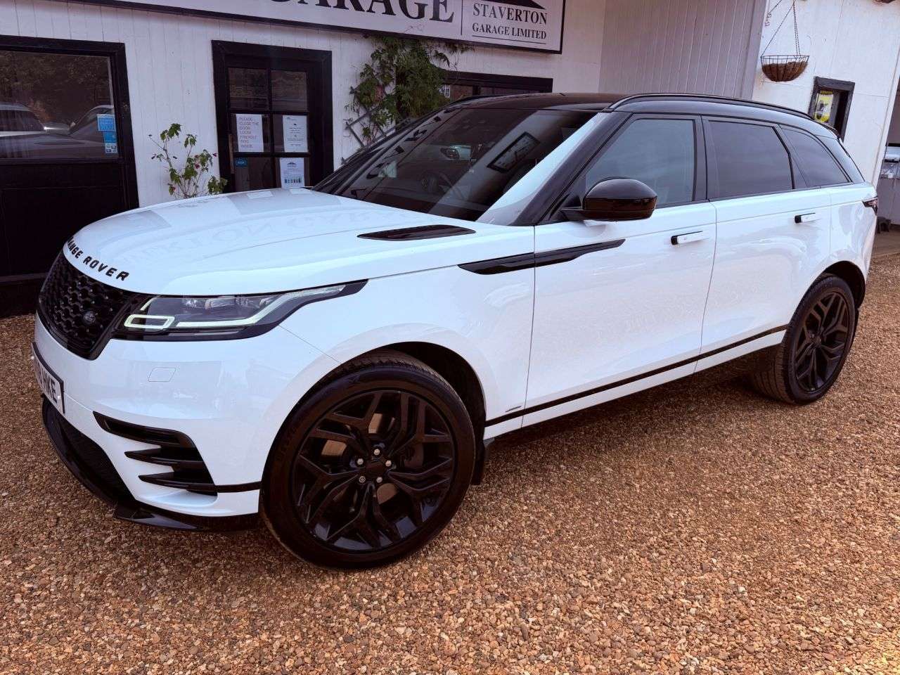2018 LAND ROVER RANGE ROVER VELAR 2018 LAND ROVER RANGE ROVER VELAR