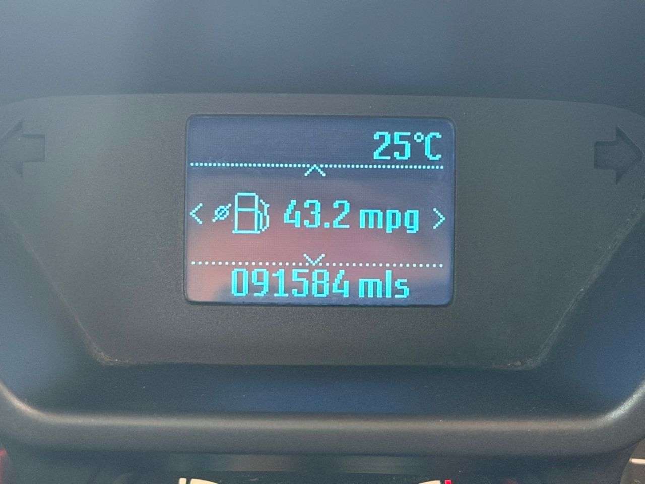 A 2015 FORD TOURNEO CONNECT 1.6 TDCi Zetec MPV 5dr Diesel Manual Euro 5 (95 ps) A 2015 FORD TOURNEO CONNECT 1.6 TDCi Zetec MPV 5dr Diesel Manual Euro 5 (95 ps)