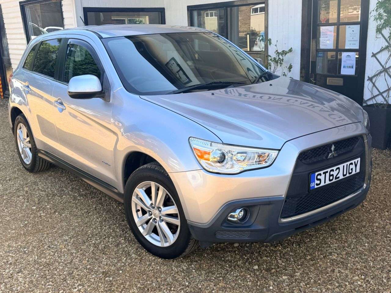 A 2013 MITSUBISHI ASX 1.8D 3 SUV 5dr Diesel Manual Euro 5 (114 ps) A 2013 MITSUBISHI ASX 1.8D 3 SUV 5dr Diesel Manual Euro 5 (114 ps)