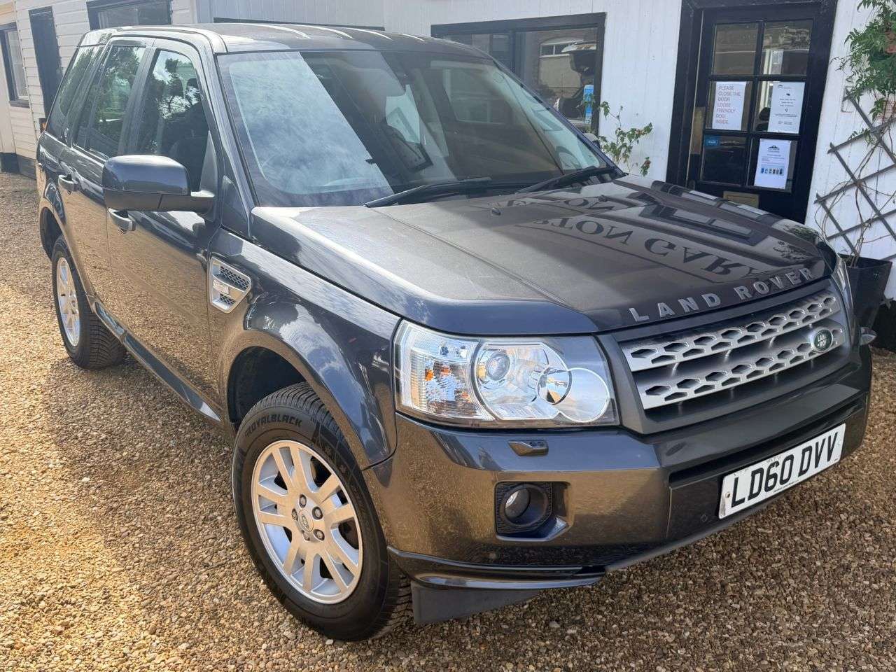 A 2010 LAND ROVER FREELANDER 2 2.2 SD4 XS SUV 5dr Diesel CommandShift 4WD Euro 5 (190 ps) A 2010 LAND ROVER FREELANDER 2 2.2 SD4 XS SUV 5dr Diesel CommandShift 4WD Euro 5 (190 ps)