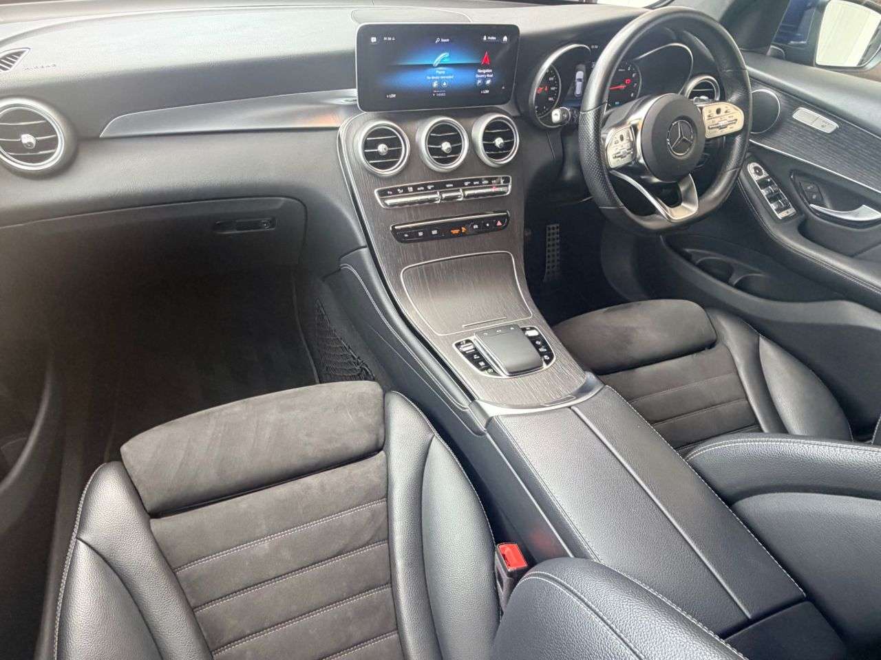 A 2020 MERCEDES-BENZ GLC 2.0 GLC300 MHEV AMG Line SUV 5dr Petrol G-Tronic+ 4MATIC Euro 6 (s/s) (272 A 2020 MERCEDES-BENZ GLC 2.0 GLC300 MHEV AMG Line SUV 5dr Petrol G-Tronic+ 4MATIC Euro 6 (s/s) (272