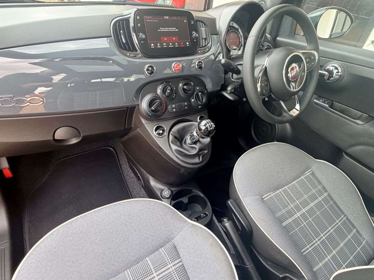 A 2020 FIAT 500 1.0 MHEV Lounge Hatchback 3dr Petrol Manual Euro 6 (s/s) (70 bhp) A 2020 FIAT 500 1.0 MHEV Lounge Hatchback 3dr Petrol Manual Euro 6 (s/s) (70 bhp)