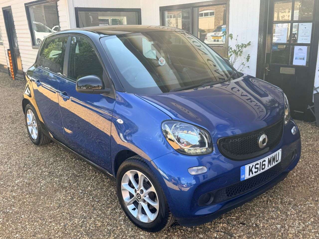 A 2016 SMART FORFOUR 1.0 Passion Hatchback 5dr Petrol Manual Euro 6 (s/s) (71 ps) A 2016 SMART FORFOUR 1.0 Passion Hatchback 5dr Petrol Manual Euro 6 (s/s) (71 ps)