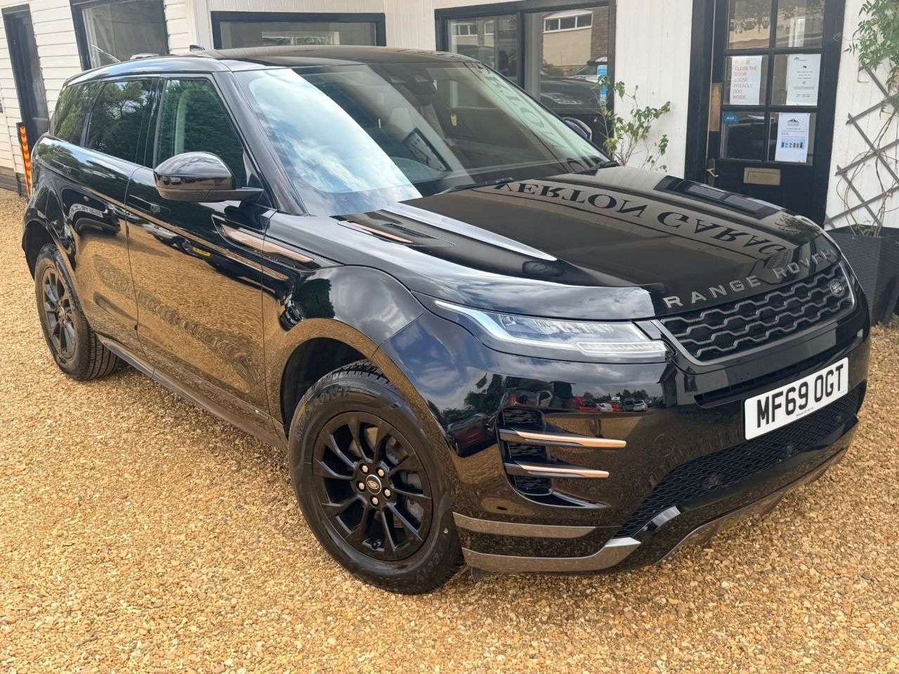 A 2019 LAND ROVER RANGE ROVER EVOQUE 2.0 D150 R-Dynamic SUV 5dr Diesel Auto 4WD Euro 6 (s/s) (150 ps) A 2019 LAND ROVER RANGE ROVER EVOQUE 2.0 D150 R-Dynamic SUV 5dr Diesel Auto 4WD Euro 6 (s/s) (150 ps)