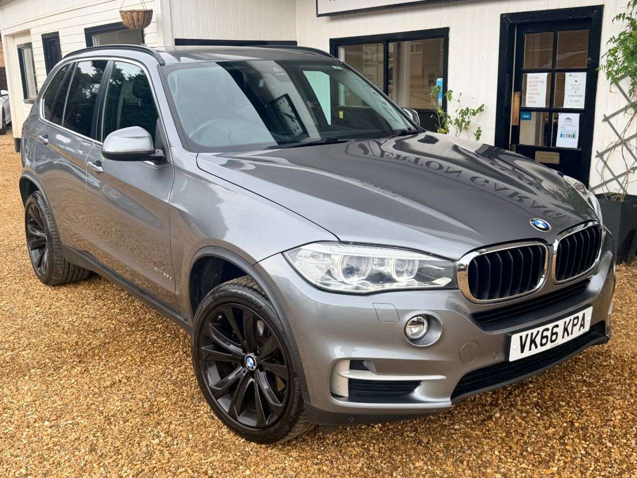 A 2016 BMW X5 2.0 25d SE SUV 5dr Diesel Auto xDrive Euro 6 (s/s) (231 ps) A 2016 BMW X5 2.0 25d SE SUV 5dr Diesel Auto xDrive Euro 6 (s/s) (231 ps)