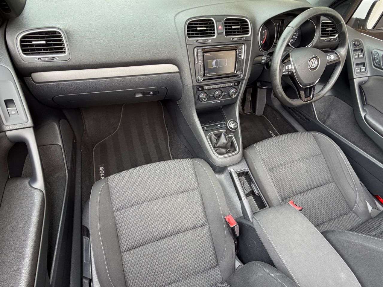 A 2016 VOLKSWAGEN GOLF 1.4 TSI S Cabriolet 2dr Petrol Manual Euro 5 (122 ps) A 2016 VOLKSWAGEN GOLF 1.4 TSI S Cabriolet 2dr Petrol Manual Euro 5 (122 ps)