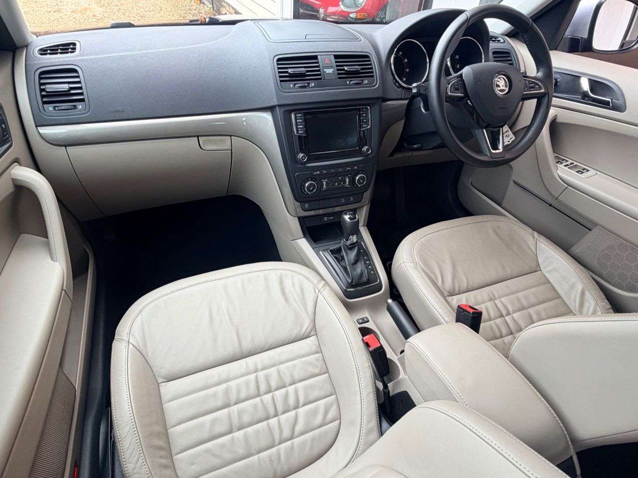 A 2016 SKODA YETI 1.2 TSI SE L Outdoor 5dr Petrol DSG Euro 6 (s/s) (110 ps) A 2016 SKODA YETI 1.2 TSI SE L Outdoor 5dr Petrol DSG Euro 6 (s/s) (110 ps)