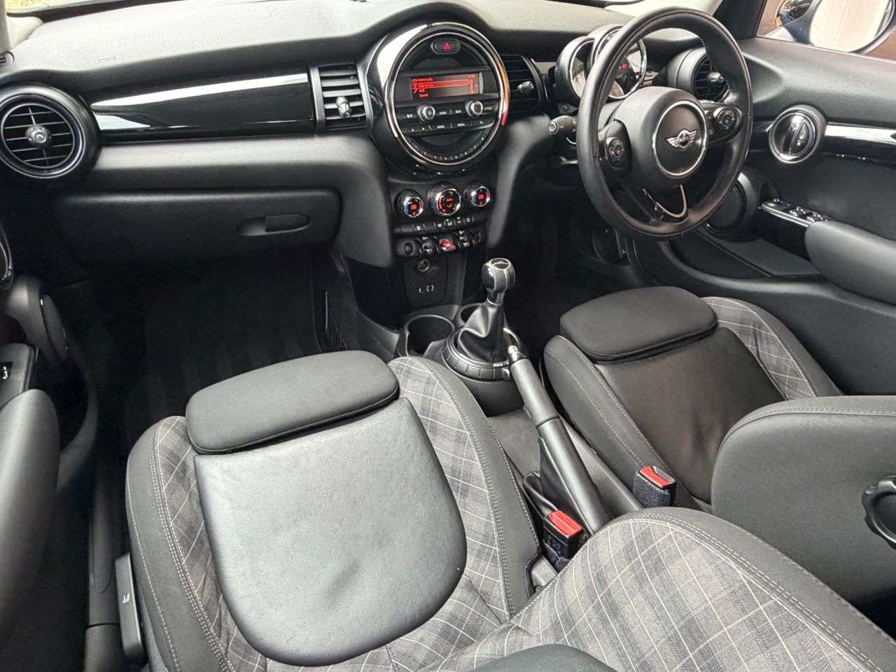 A 2015 MINI HATCH 1.5 Cooper Hatchback 5dr Petrol Manual Euro 6 (s/s) (136 ps) A 2015 MINI HATCH 1.5 Cooper Hatchback 5dr Petrol Manual Euro 6 (s/s) (136 ps)
