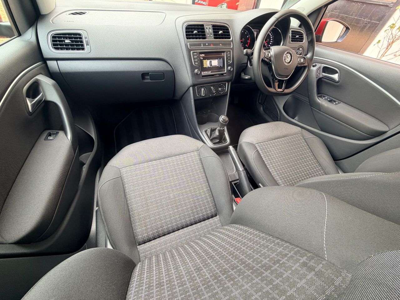 A 2014 VOLKSWAGEN POLO 1.2 TSI BlueMotion Tech SE Hatchback 5dr Petrol Manual Euro 6 (s/s) (90 ps) A 2014 VOLKSWAGEN POLO 1.2 TSI BlueMotion Tech SE Hatchback 5dr Petrol Manual Euro 6 (s/s) (90 ps)