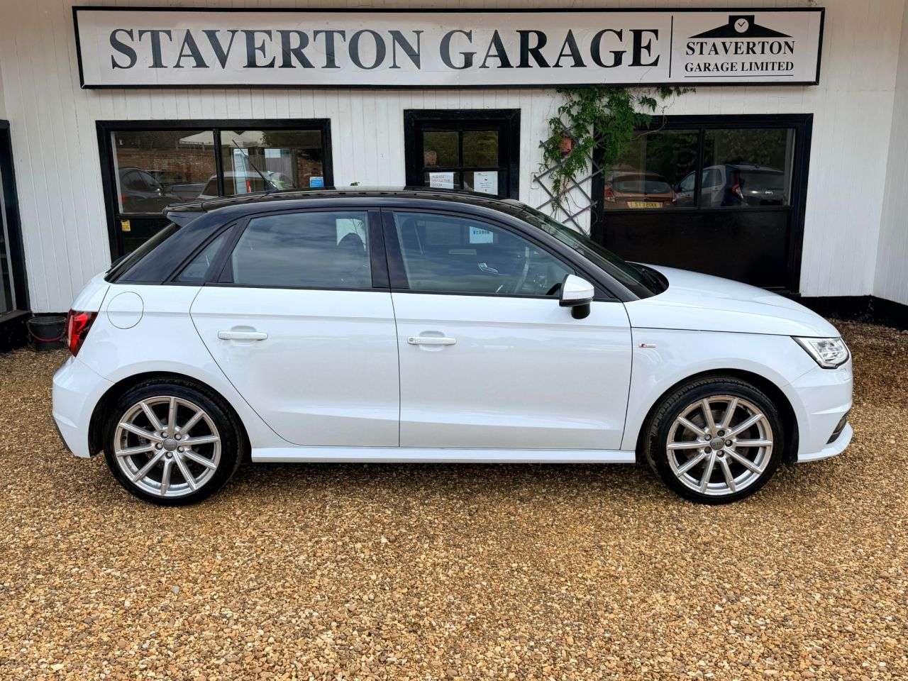 2016 AUDI A1 2016 AUDI A1