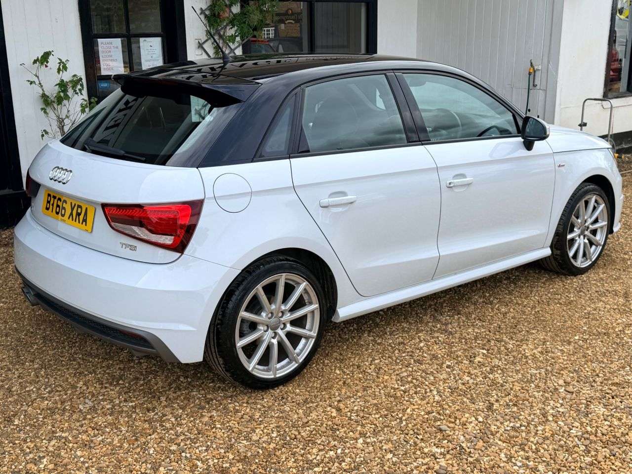 2016 AUDI A1 2016 AUDI A1